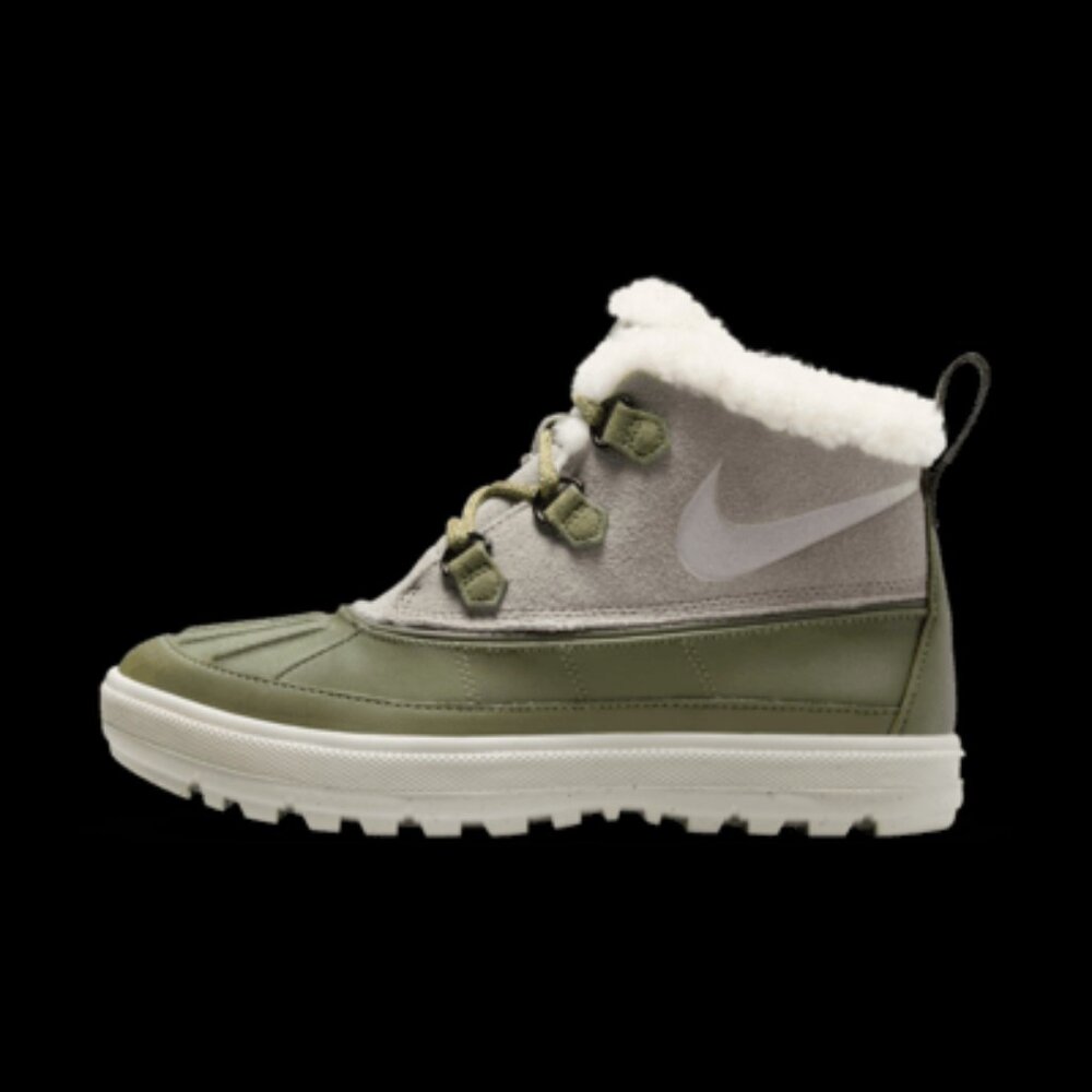 Nike Woodside Chukka2 Light Taupe Women's 7.5